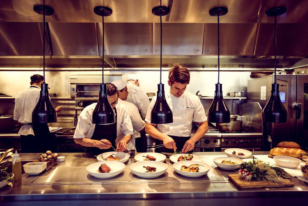 מלון Crown Towers מלבורן מראה חיצוני תמונה The kitchen at the restaurant